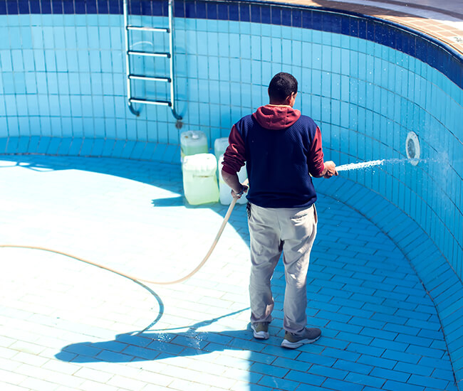 Bien entretenir sa piscine